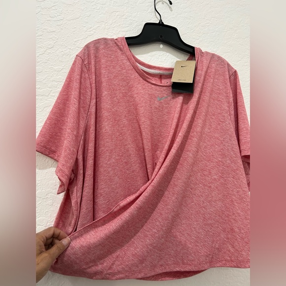 💰PRICE ⬇️ 
 NIKE • Woman’s Pink Plus Dri Fit Top • 3X - Picture 2 of 10